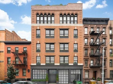 332 W 11th St in Manhattan, NY